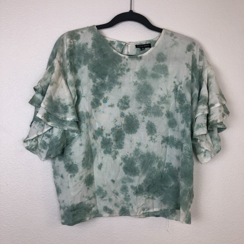 Style Envy flutter sleeve tie dye top size M